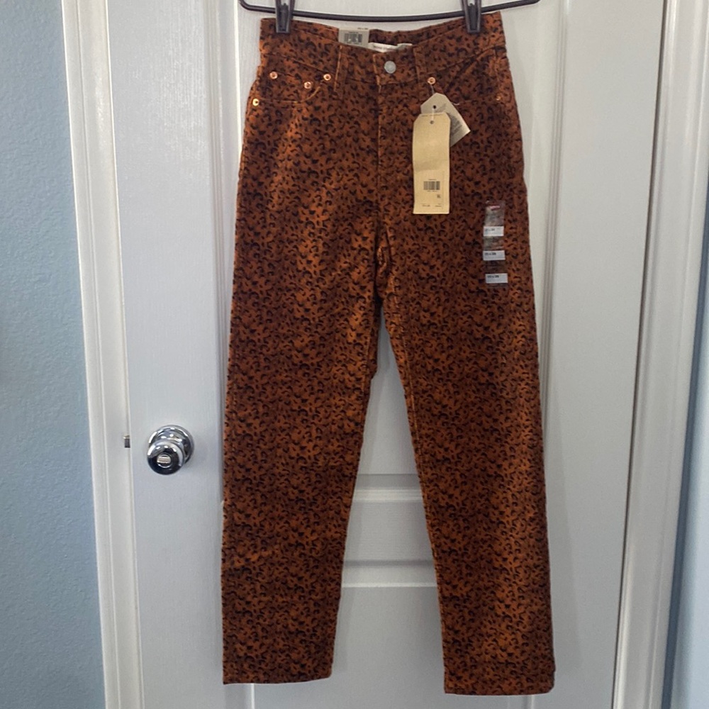 Levi’s Wedgie straight high rise size 25, animal print